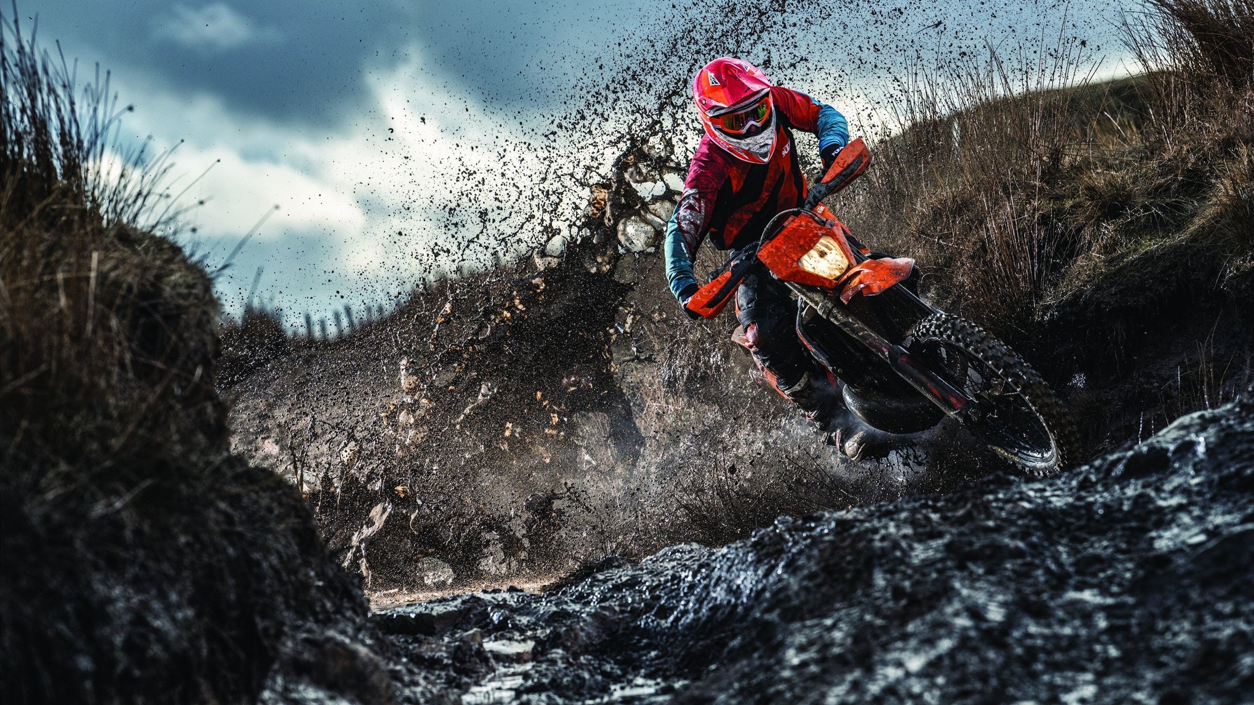 拜仁中场多线作战，配合默契成为制胜关键，在拜仁效力过的中场